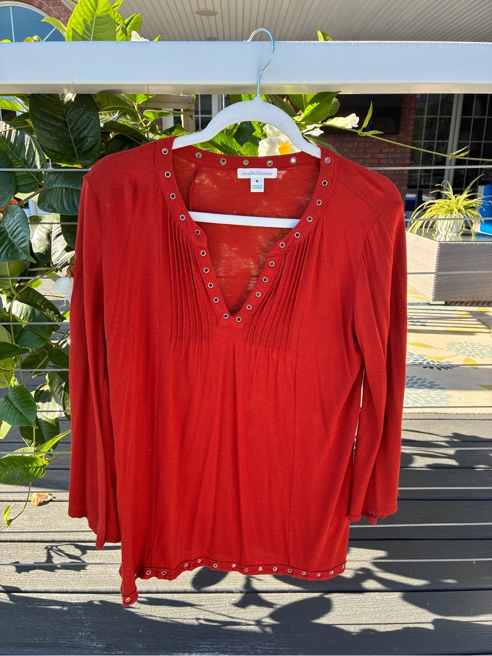 Women’s top, Sz. MED. V-Neck Sienna/Rust Grommet-Trim Tunic